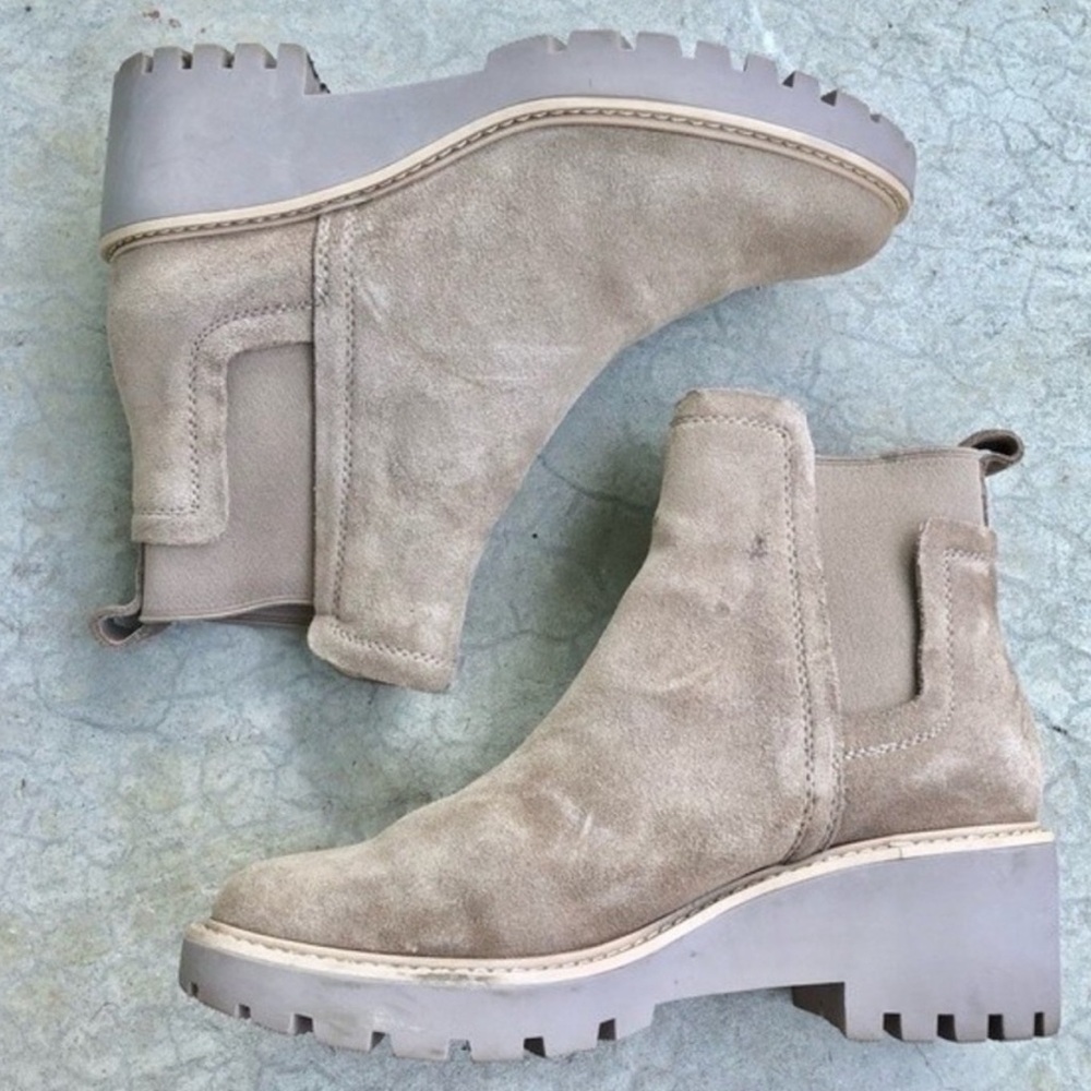 Very used suede Dolce Vita boots